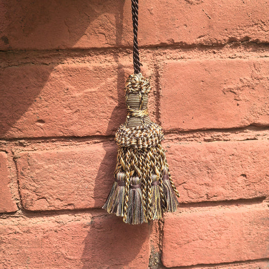 1 Pack Home Decor Tassel 5 x 3 E98327