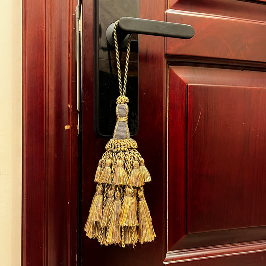 1 Pack Home Decor Tassel 9 x 4 E98326