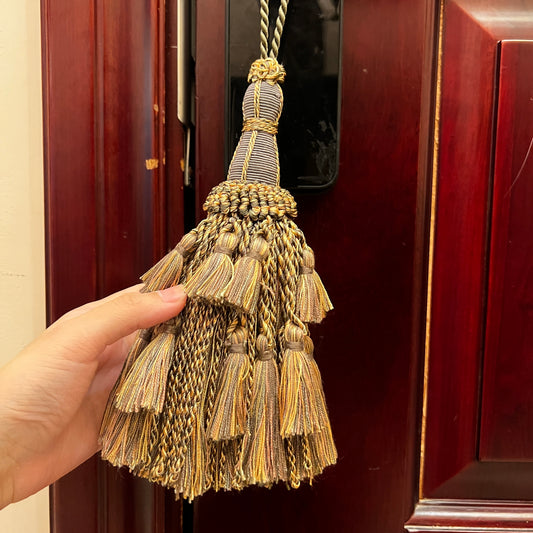 1 Pack Home Decor Tassel 9 x 4 E98326
