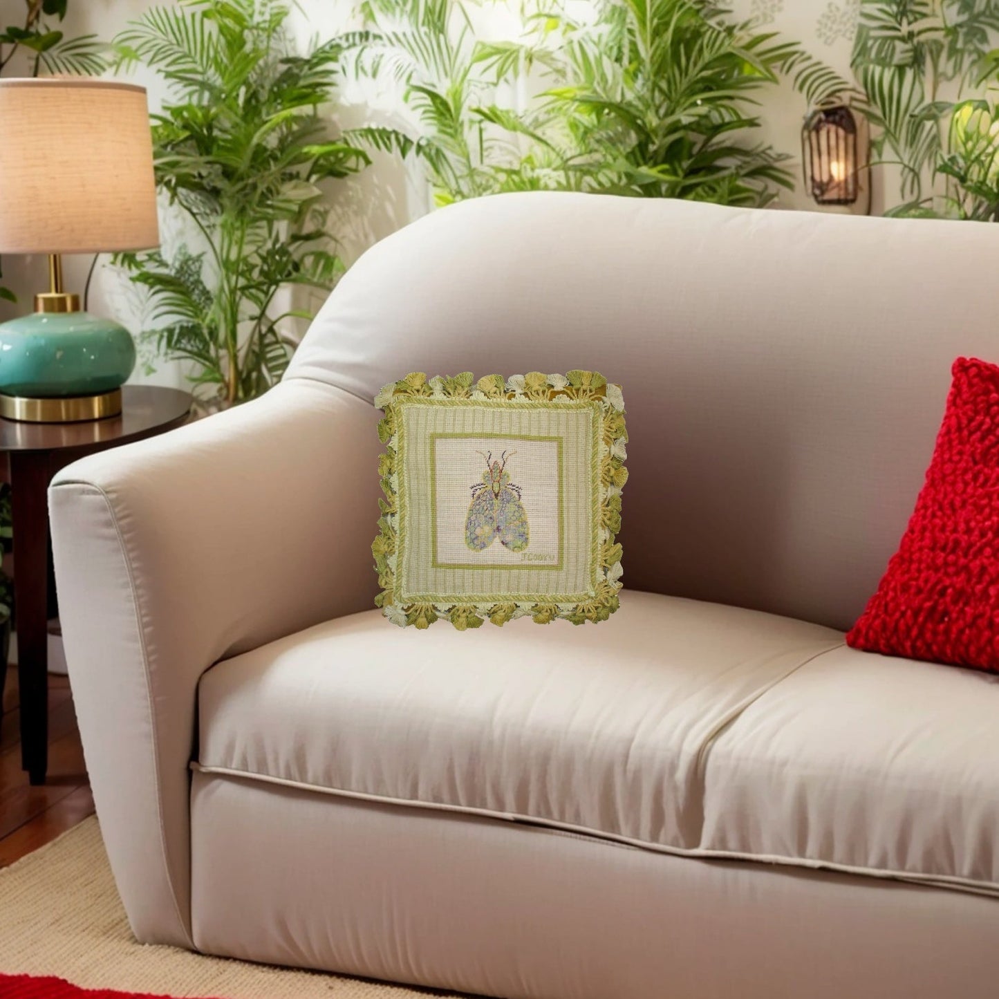 Handmade Wool Needlepoint Pillow Cover - Decorative Throw Cushion Cover - Vintage Floral Embroidery Design bee
