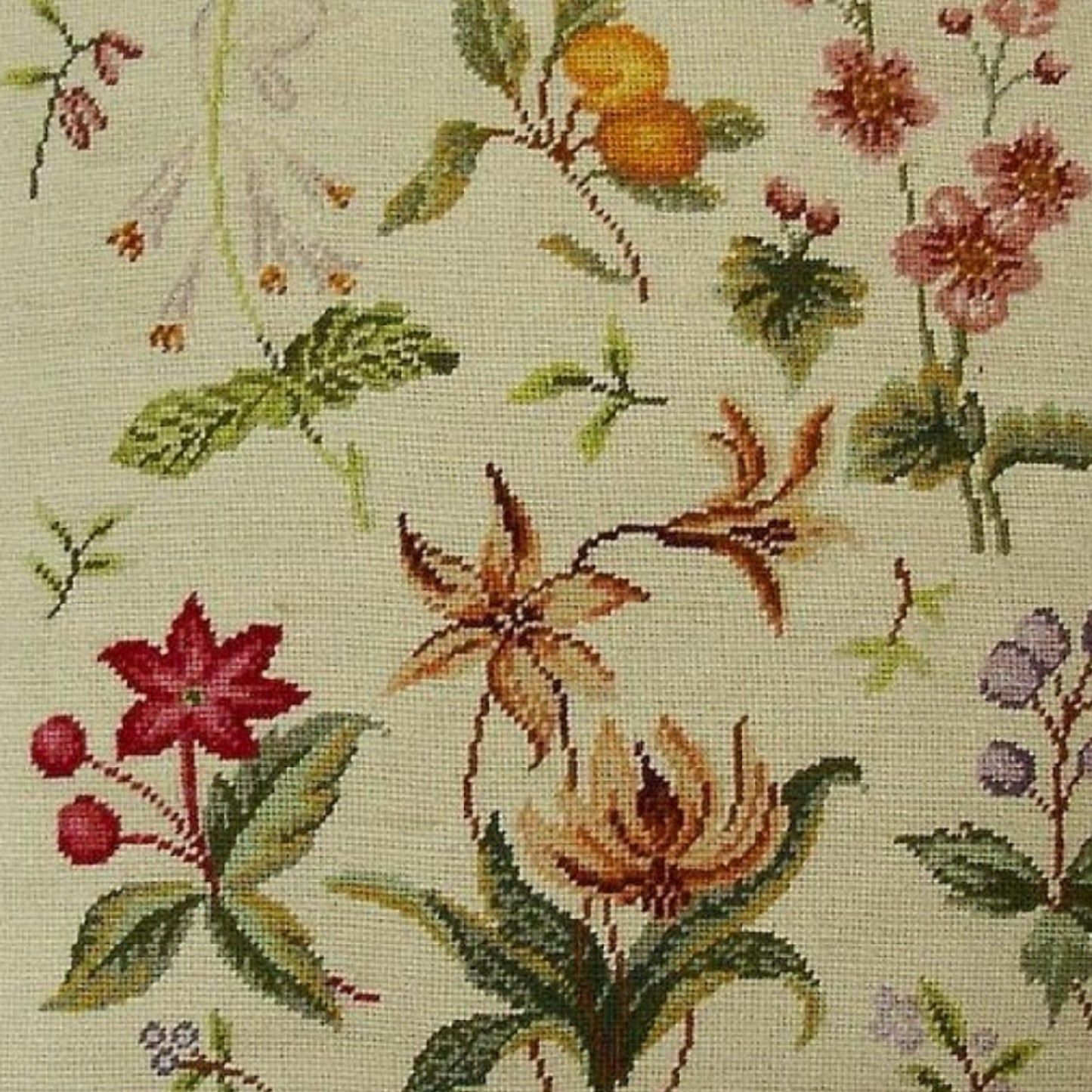 Handmade Wool Needlepoint Pillow Cover - Decorative Throw Cushion Cover - Vintage Floral Embroidery Design  Herbers orange fruite