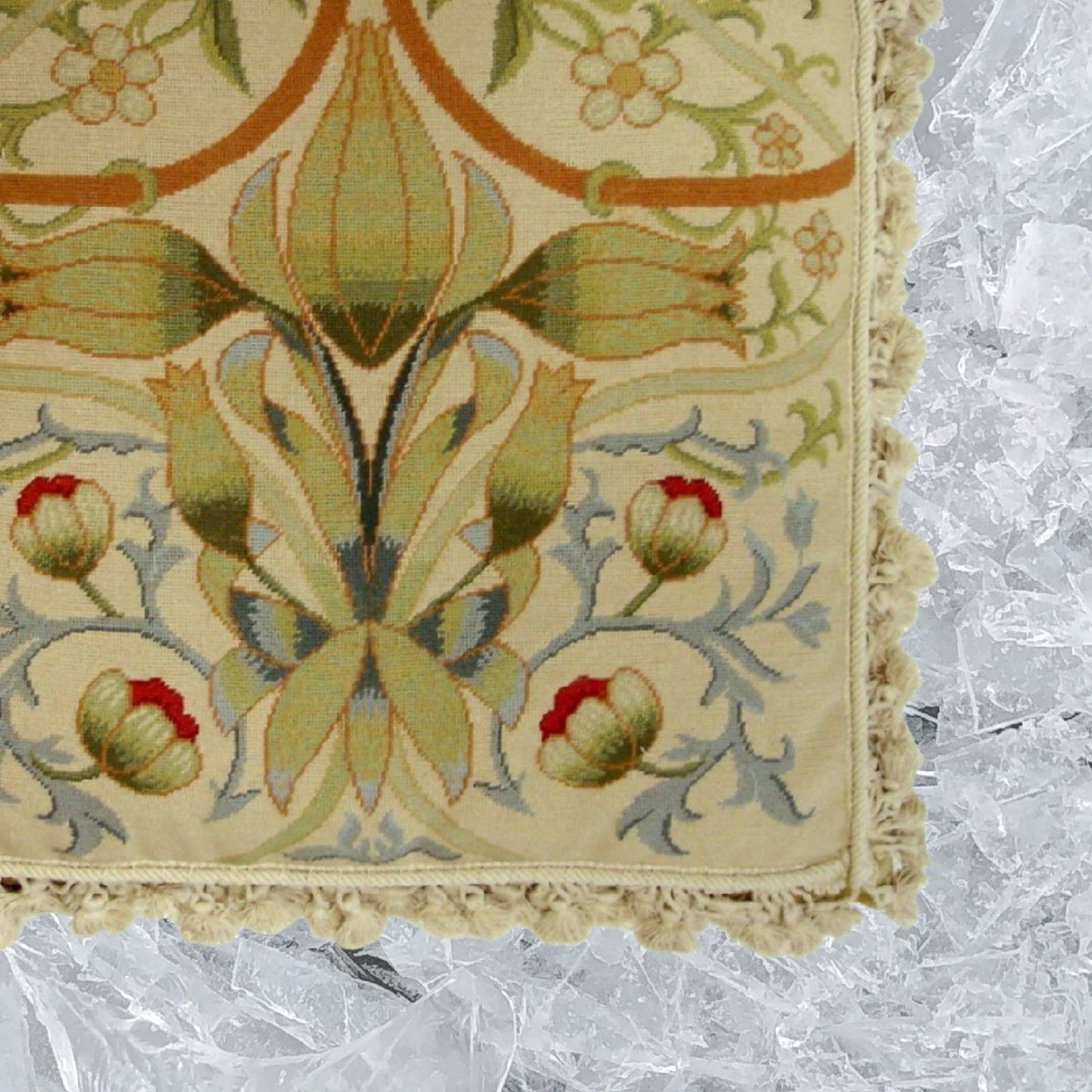 Handmade Wool Needlepoint Pillow Cover - Decorative Throw Cushion Cover - Vintage Floral Embroidery Design All  William Morrios bage Old Roses